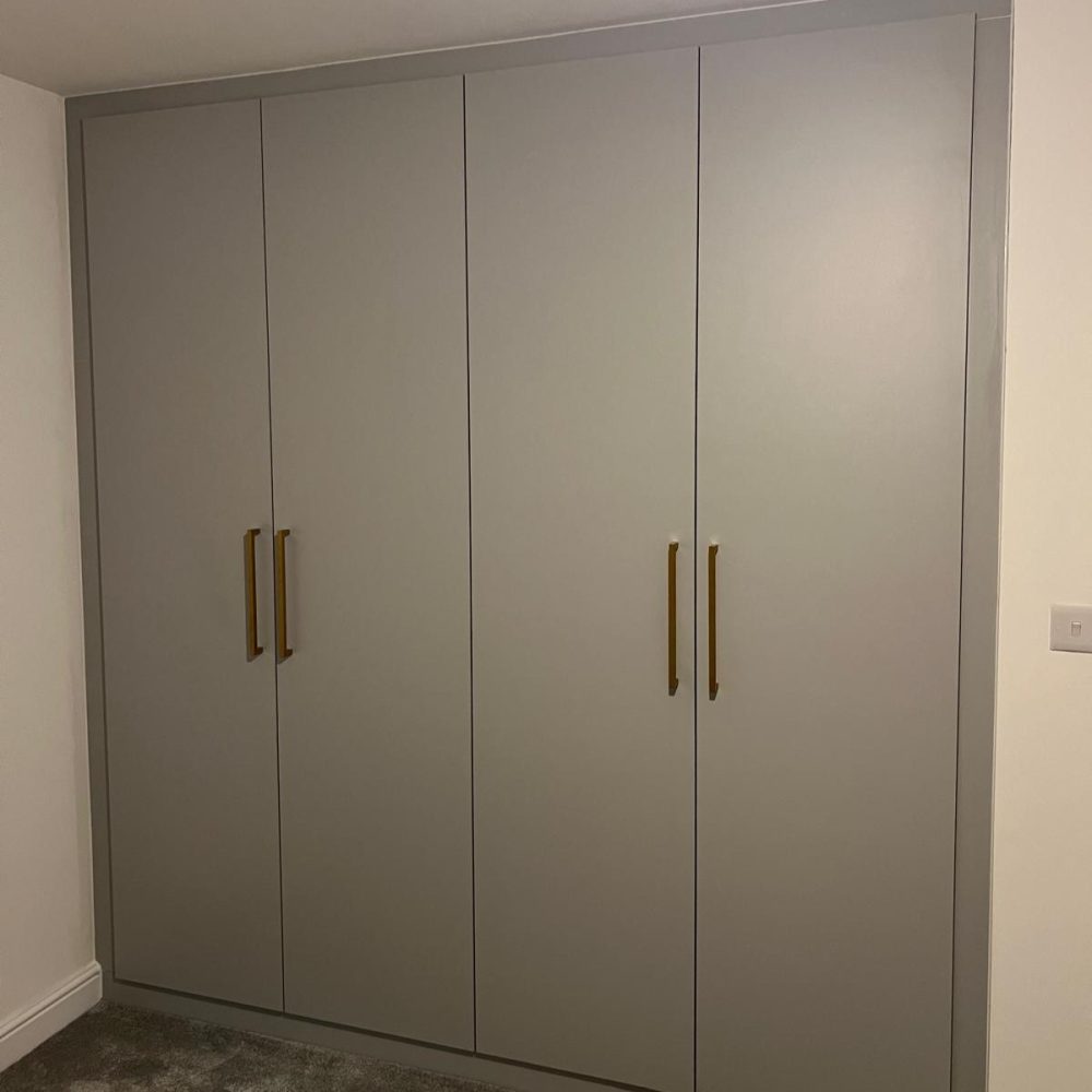 hinged-door-fitted-wardrobe-furniture